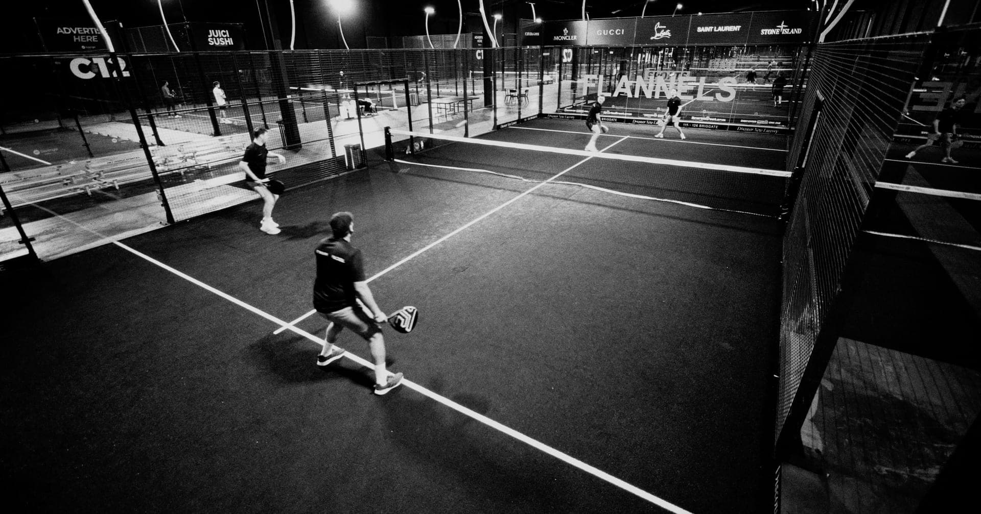 Network Padel players between points